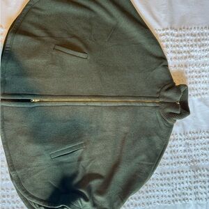 NWT TUCKERNUCK Green Cape with Zipper ONE SIZE